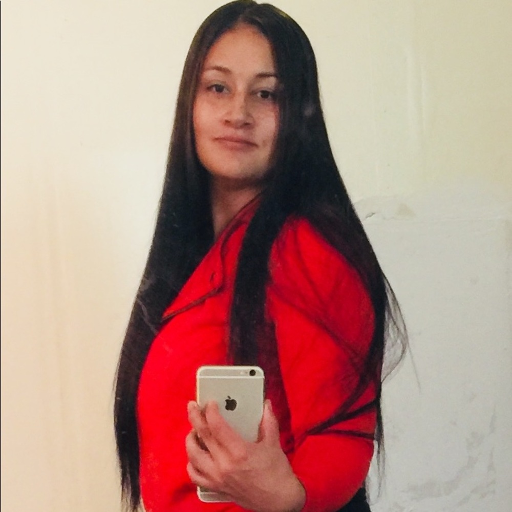 Meet your Posher, Debora